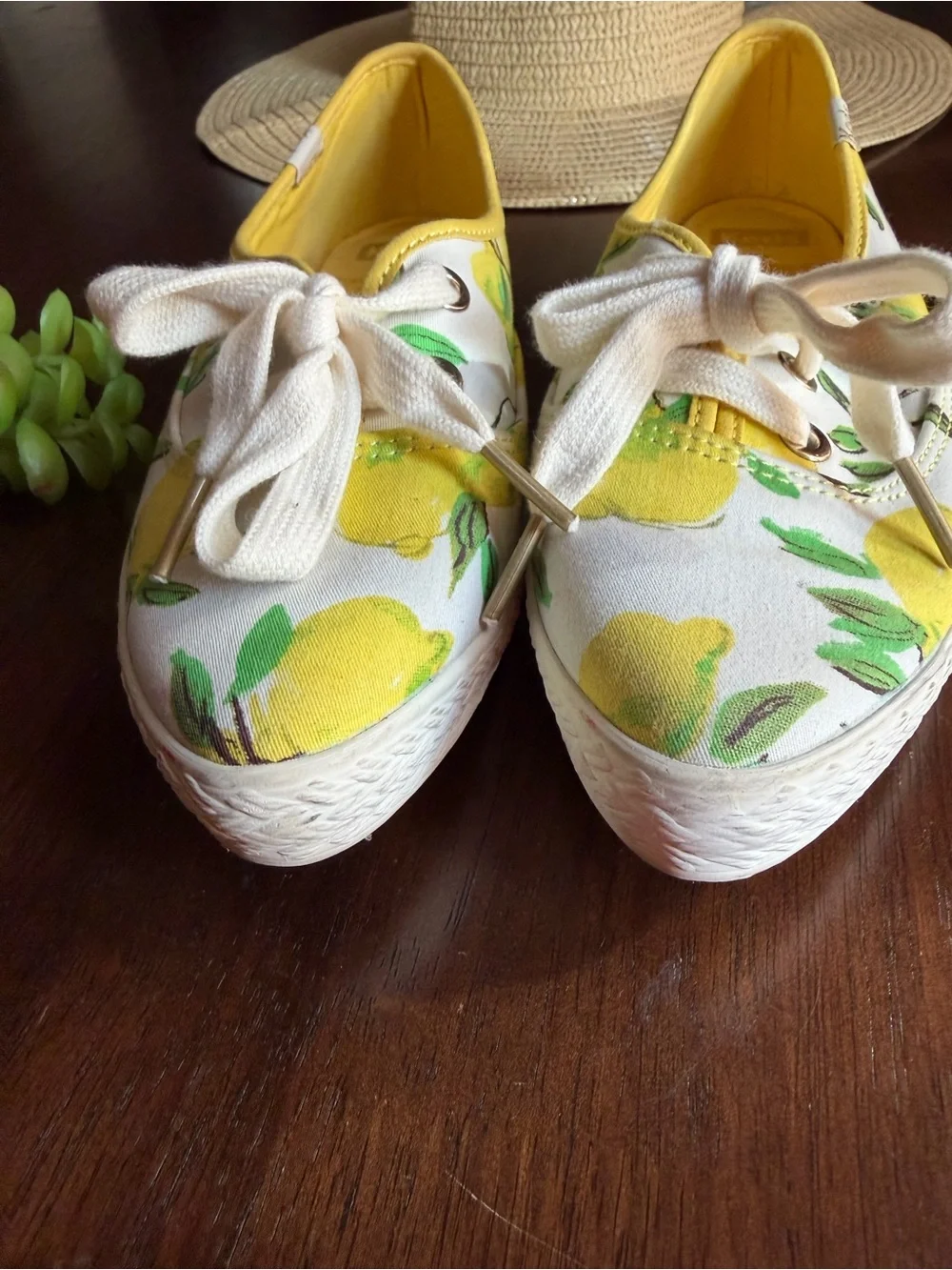Kate spade New York For Keds Lemon print Pointer Shoes Size 6.0